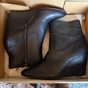 Frye Regina Wedges size 10